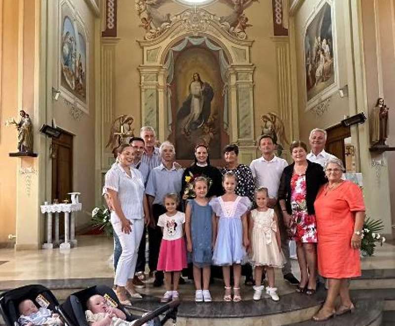 Slavlje redovničkih zavjeta sestara Služavki Maloga Isusa sarajevske provincije