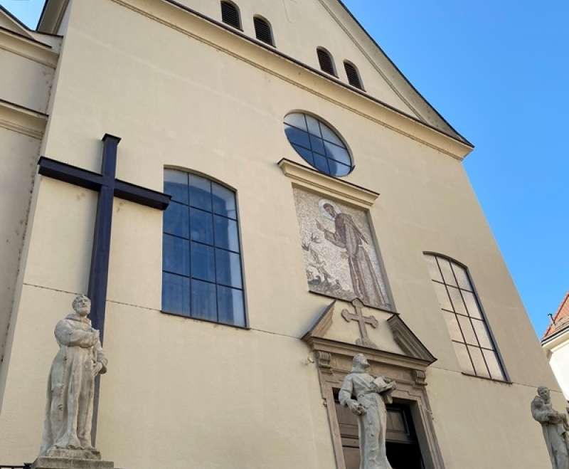 Sestre Služavke Malog Isusa i Prijatelji Malog Isusa hodočastili u svetište Malog Isusa u Prag