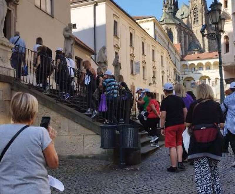 Sestre Služavke Malog Isusa i Prijatelji Malog Isusa hodočastili u svetište Malog Isusa u Prag