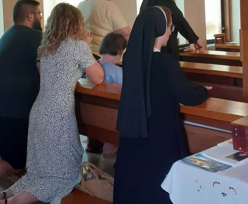 Šesti dan euharistijskog klanjanja i molitve Velike Devetnice Božiću