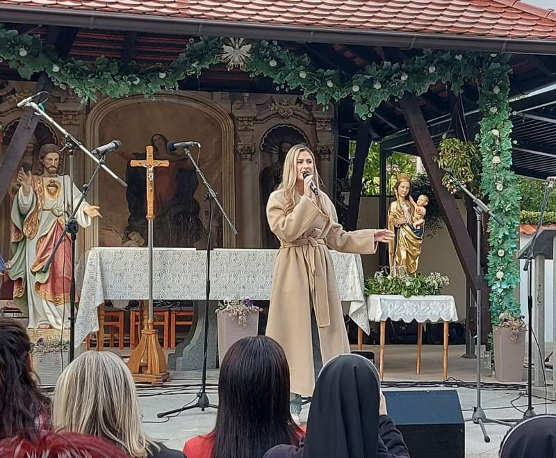 „Bog ljubi vesela darivatelja!“ (2 Kor 9,7)
