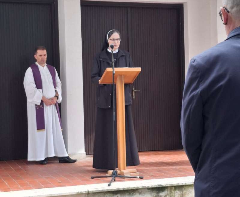 S. M. Vatroslava (Kaja) Dugandžić  „Evo Zaručnika, iziđite mu u susret!“