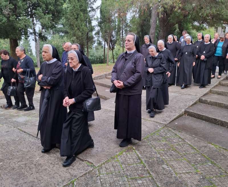 S. M. Vatroslava (Kaja) Dugandžić  „Evo Zaručnika, iziđite mu u susret!“