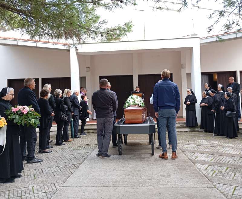 S. M. Vatroslava (Kaja) Dugandžić  „Evo Zaručnika, iziđite mu u susret!“