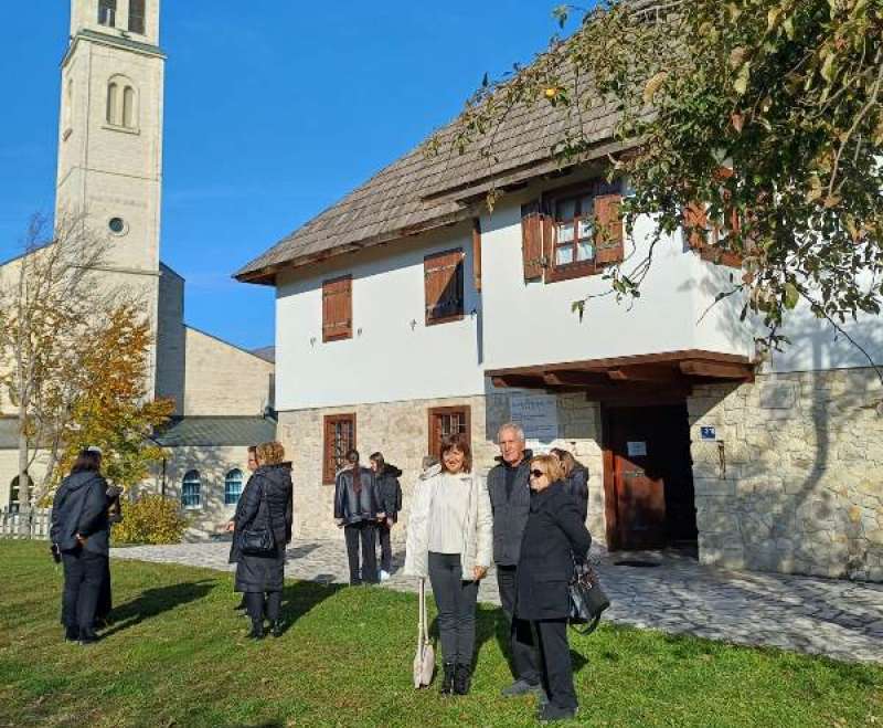 Župni zbor i Prijatelji Maloga Isusa iz Gromiljaka na jednodnevnom izletu u Rami