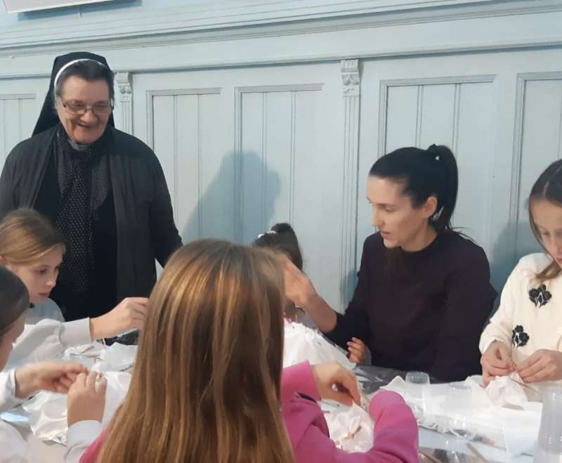 Humanitarna radionica oslikavanje svile u Splitu
