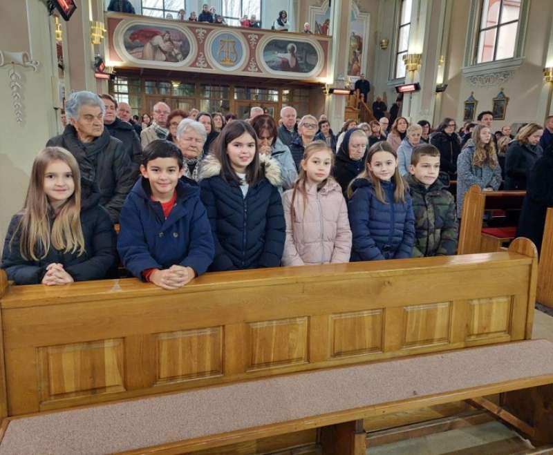 Predstavljanje prvopričesnika u župi Imena Marijina u Gromiljaku