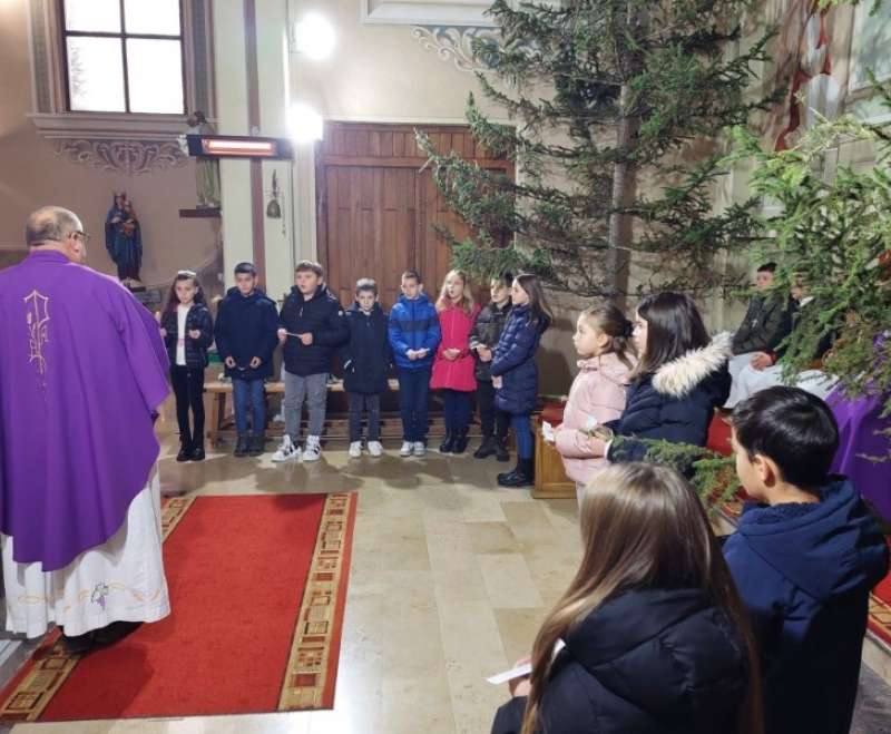 Predstavljanje prvopričesnika u župi Imena Marijina u Gromiljaku