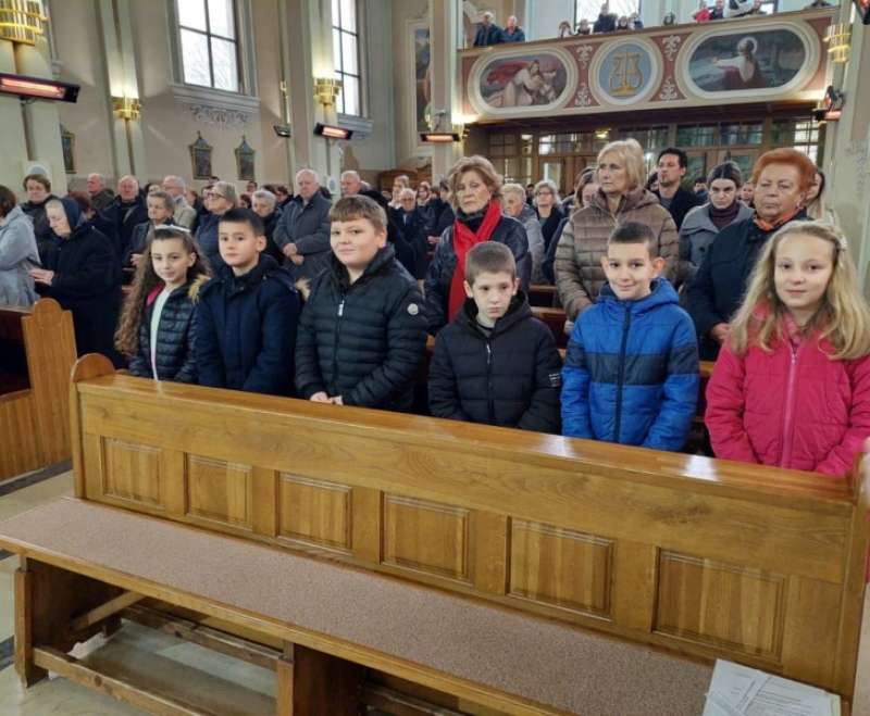 Predstavljanje prvopričesnika u župi Imena Marijina u Gromiljaku