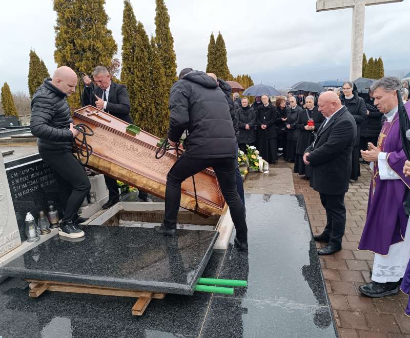 Oproštaj od s. M. Milivoje, Nedjeljke Čalo
