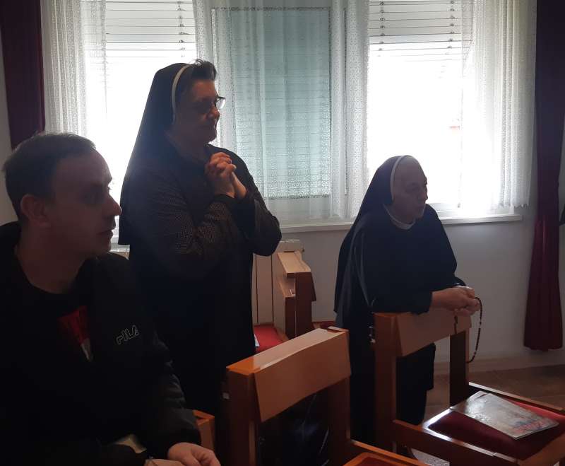 Euharistijsko klanjanje u ožujku, kapeli Maloga Isusa
