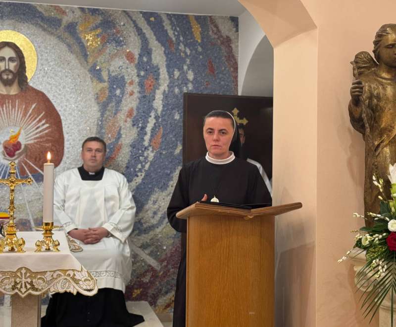 Blagoslov mozaika Presvetog Srca Isusova u samostanu Antunovac