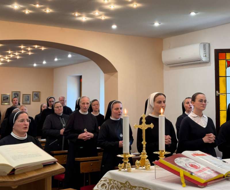 Blagoslov mozaika Presvetog Srca Isusova u samostanu Antunovac