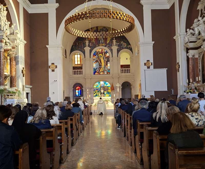 Prijatelji Maloga Isusa na zajedničkom susretu kod Gospe Sinjske