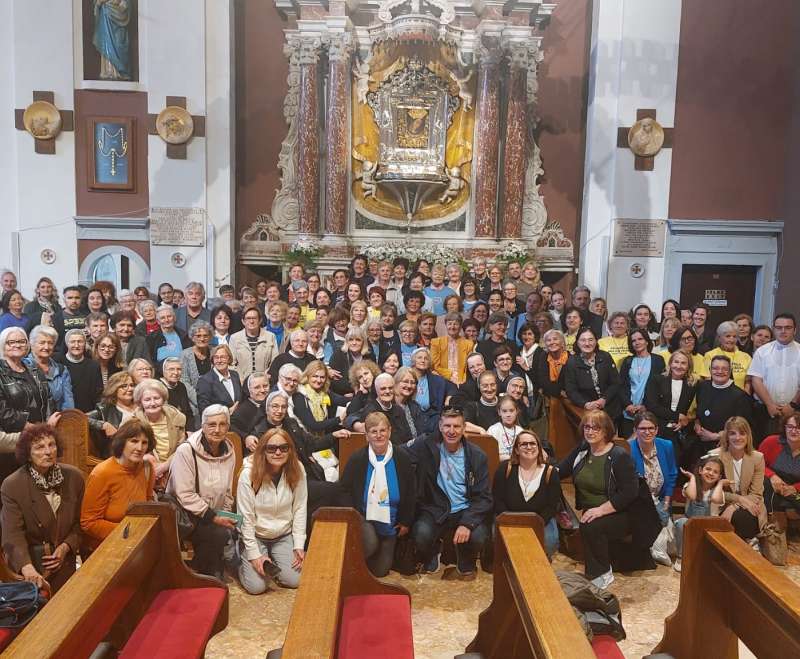 Prijatelji Maloga Isusa na zajedničkom susretu kod Gospe Sinjske