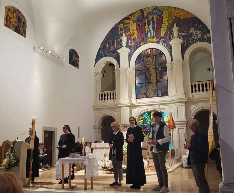 Prijatelji Maloga Isusa na zajedničkom susretu kod Gospe Sinjske