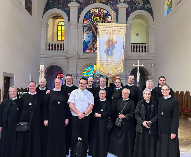Prijatelji Maloga Isusa na zajedničkom susretu kod Gospe Sinjske