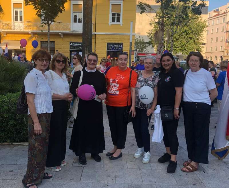 Hodali  za život i obitelj u Splitu
