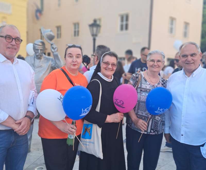 Hodali  za život i obitelj u Splitu