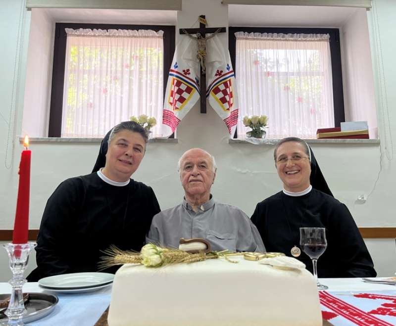 Samostan Egipat: slavlje sv. Ane i dijamantnog jubileja misništva vlč. Marka Perića