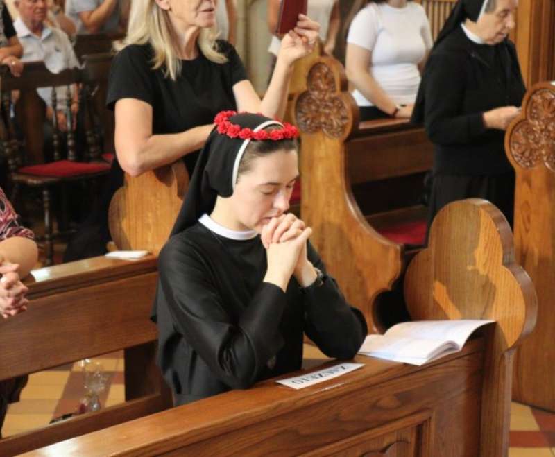 Polaganje i proslava zavjeta sestara Služavki Maloga Isusa u sarajevskoj katedrali