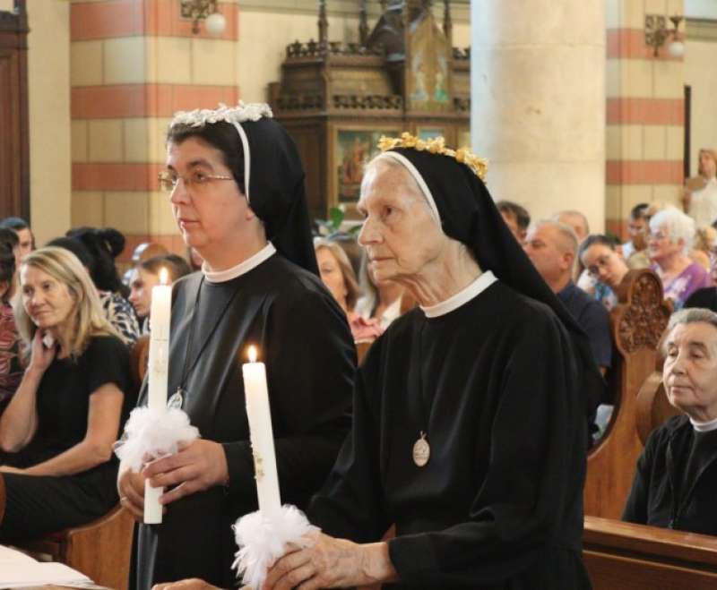 Polaganje i proslava zavjeta sestara Služavki Maloga Isusa u sarajevskoj katedrali