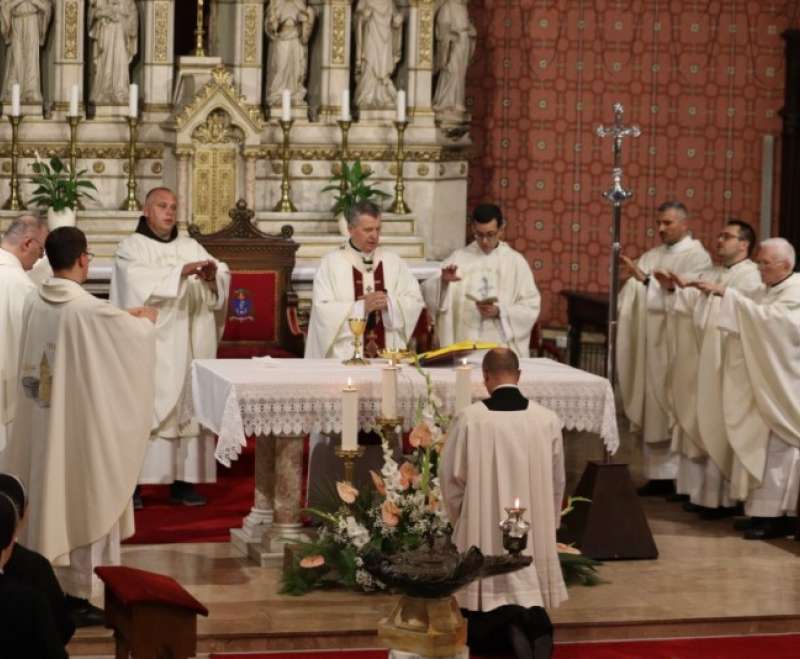 Polaganje i proslava zavjeta sestara Služavki Maloga Isusa u sarajevskoj katedrali