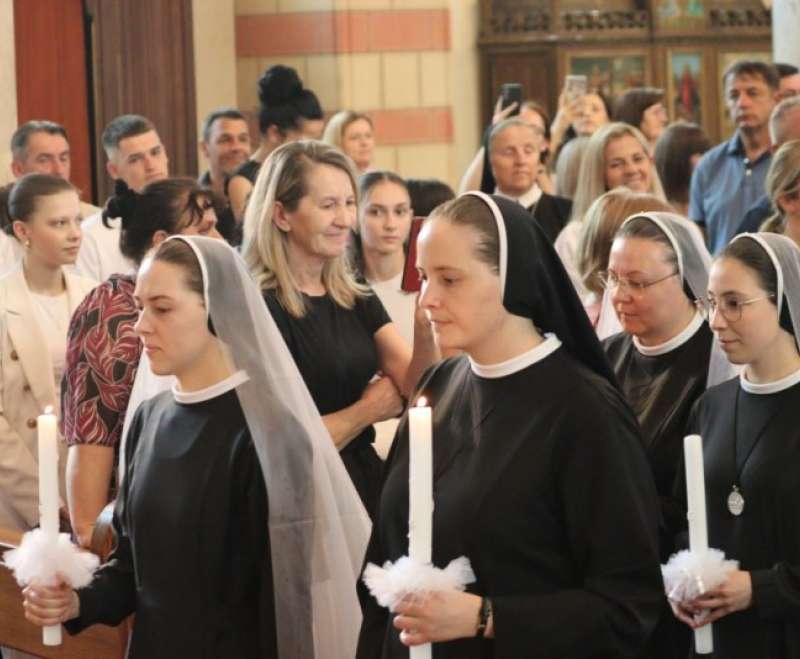 Polaganje i proslava zavjeta sestara Služavki Maloga Isusa u sarajevskoj katedrali