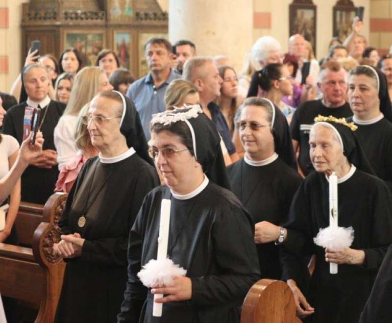 Polaganje i proslava zavjeta sestara Služavki Maloga Isusa u sarajevskoj katedrali