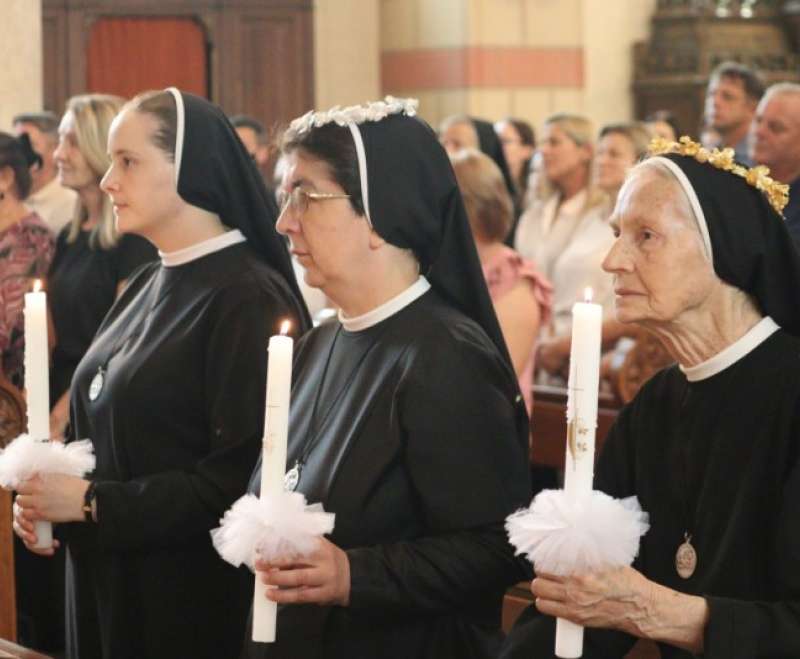 Polaganje i proslava zavjeta sestara Služavki Maloga Isusa u sarajevskoj katedrali