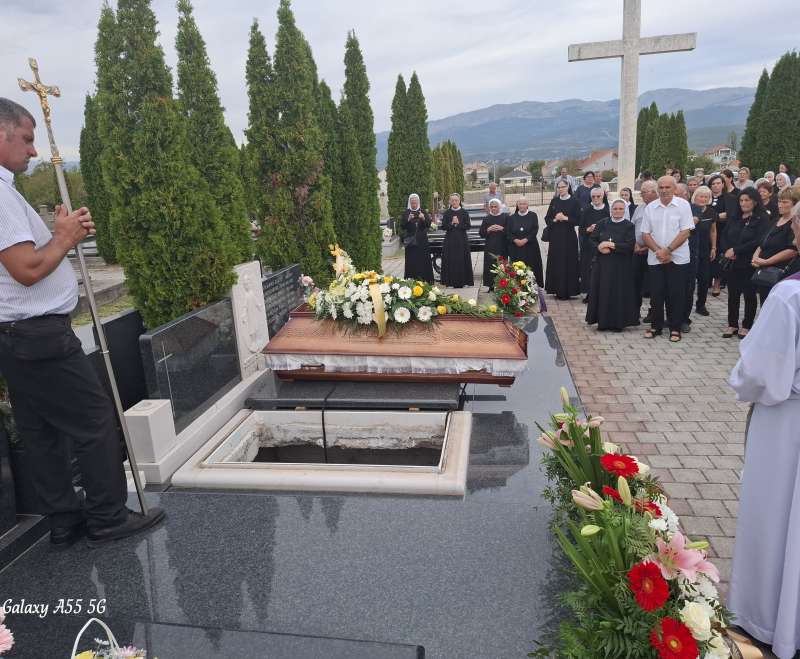 Sprovod s. M. Veronike (Zore) Majić