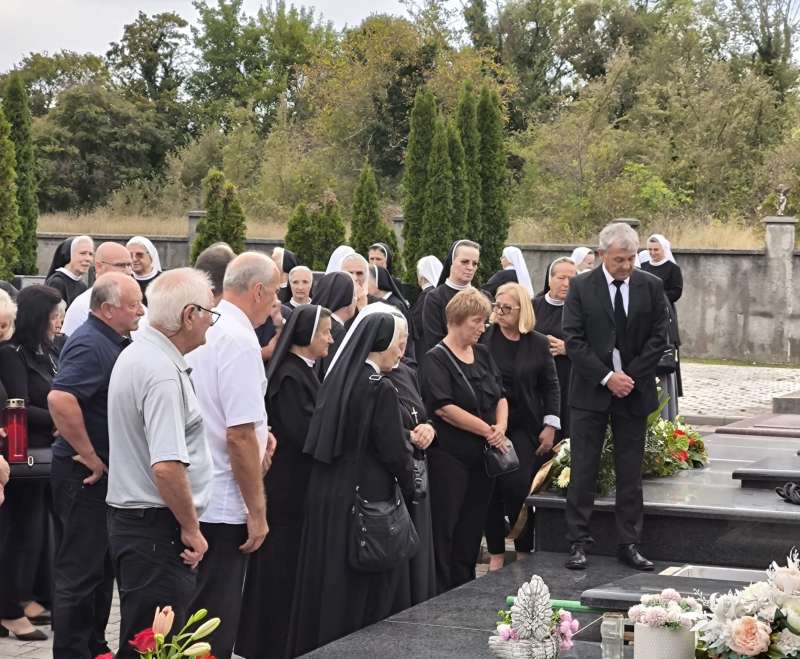Sprovod s. M. Veronike (Zore) Majić