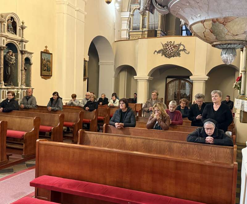 Prateći hodočasnike s Presvetim Oltarskim Sakramentom Prateći hodočasnike s Presvetim Oltarskim Sakramentom