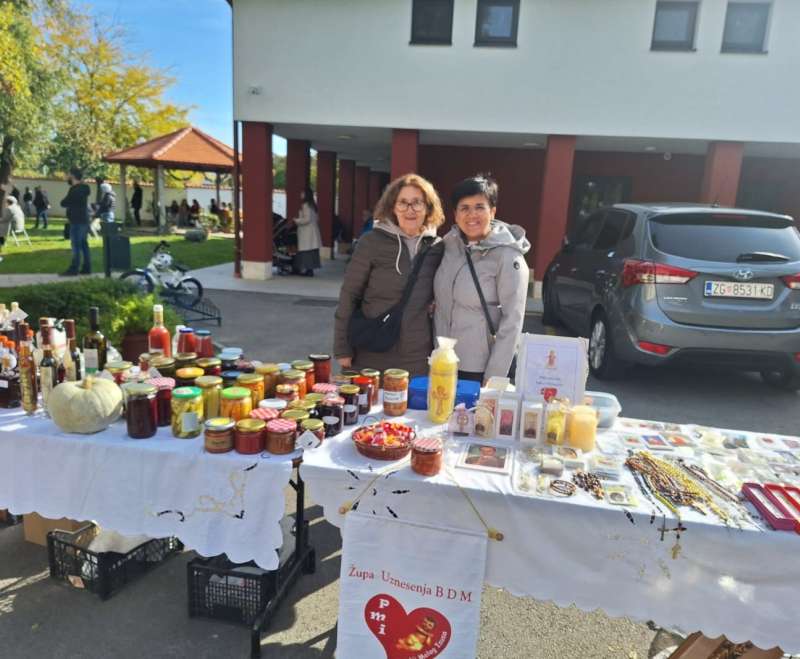 Prijatelji Malog Isusa - misionari nade Prijatelji Malog Isusa - misionari nade