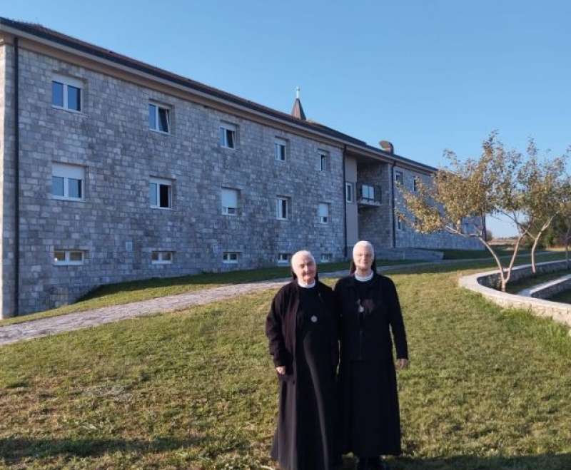 „Ne možemo vam produžiti život ali možemo zajedno produbiti smisao života.“ „Ne možemo vam produžiti život ali možemo zajedno produbiti smisao života.“