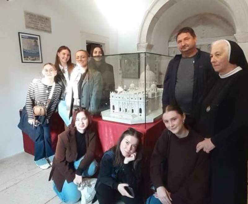Posjet sestrama na Braču Posjet sestrama na Braču
