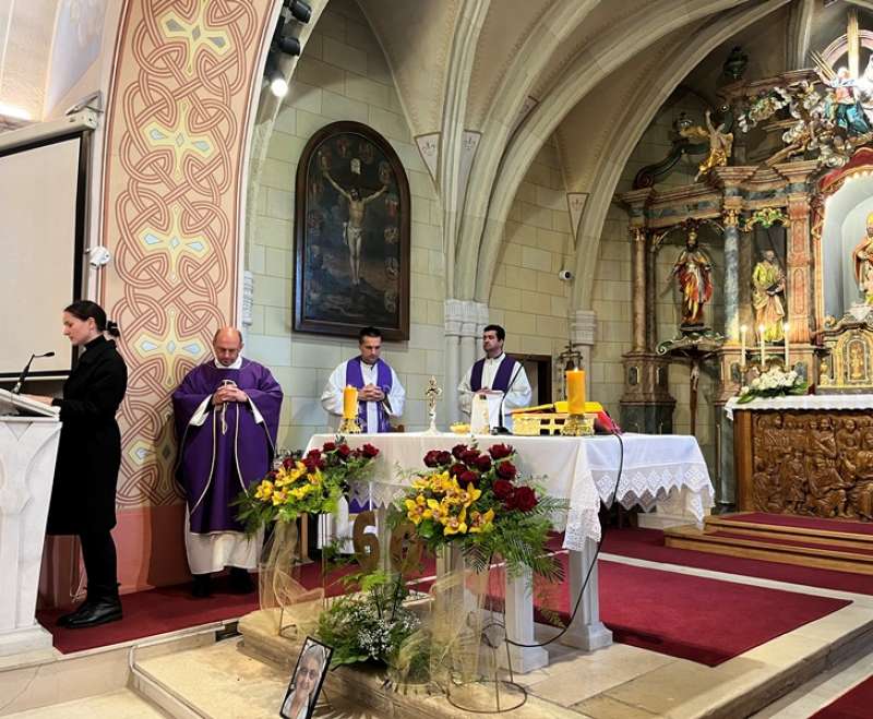 Pokopana Anuša Lučić, majka s. M. Admirate Lučić Pokopana Anuša Lučić, majka s. M. Admirate Lučić