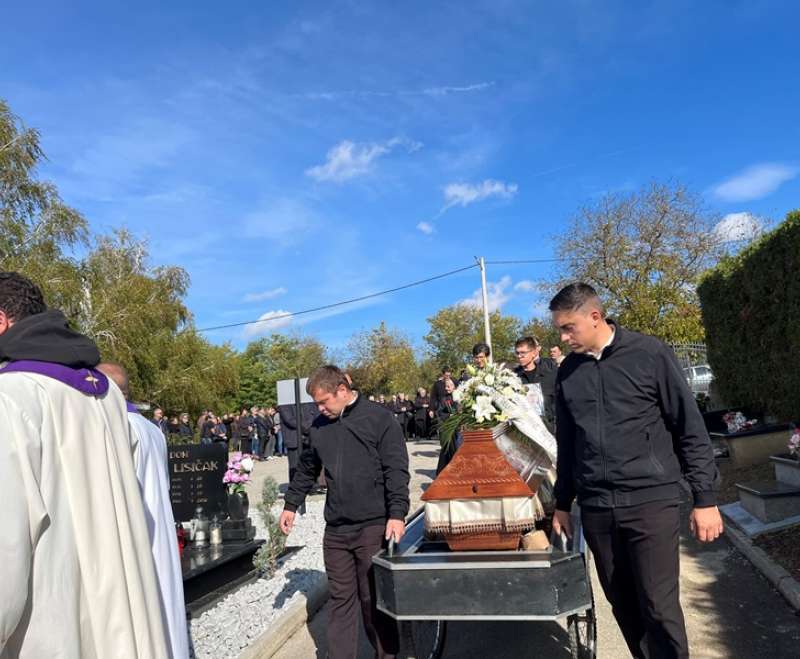Pokopana Anuša Lučić, majka s. M. Admirate Lučić Pokopana Anuša Lučić, majka s. M. Admirate Lučić