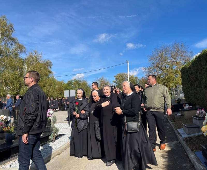 Pokopana Anuša Lučić, majka s. M. Admirate Lučić Pokopana Anuša Lučić, majka s. M. Admirate Lučić