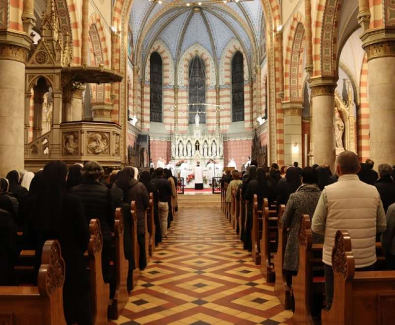 U sarajevskoj katedrali svečano proslavljena  135. obljetnica Družbe sestara Služavki Maloga Isusa U sarajevskoj katedrali svečano proslavljena  135. obljetnica Družbe sestara Služavki Maloga Isusa