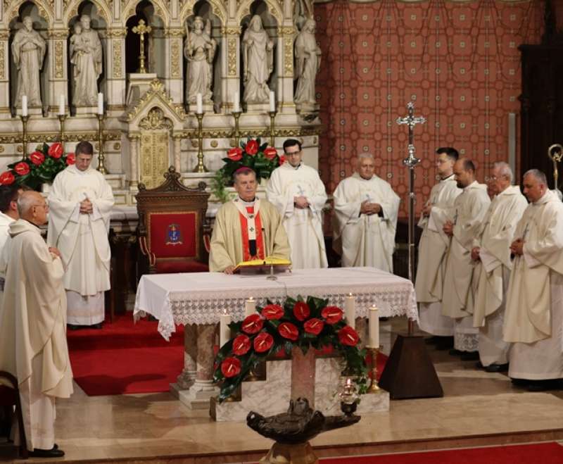 U sarajevskoj katedrali svečano proslavljena  135. obljetnica Družbe sestara Služavki Maloga Isusa U sarajevskoj katedrali svečano proslavljena  135. obljetnica Družbe sestara Služavki Maloga Isusa