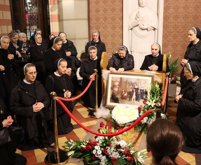 U sarajevskoj katedrali svečano proslavljena  135. obljetnica Družbe sestara Služavki Maloga Isusa U sarajevskoj katedrali svečano proslavljena  135. obljetnica Družbe sestara Služavki Maloga Isusa