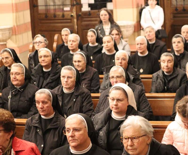 U sarajevskoj katedrali svečano proslavljena  135. obljetnica Družbe sestara Služavki Maloga Isusa U sarajevskoj katedrali svečano proslavljena  135. obljetnica Družbe sestara Služavki Maloga Isusa