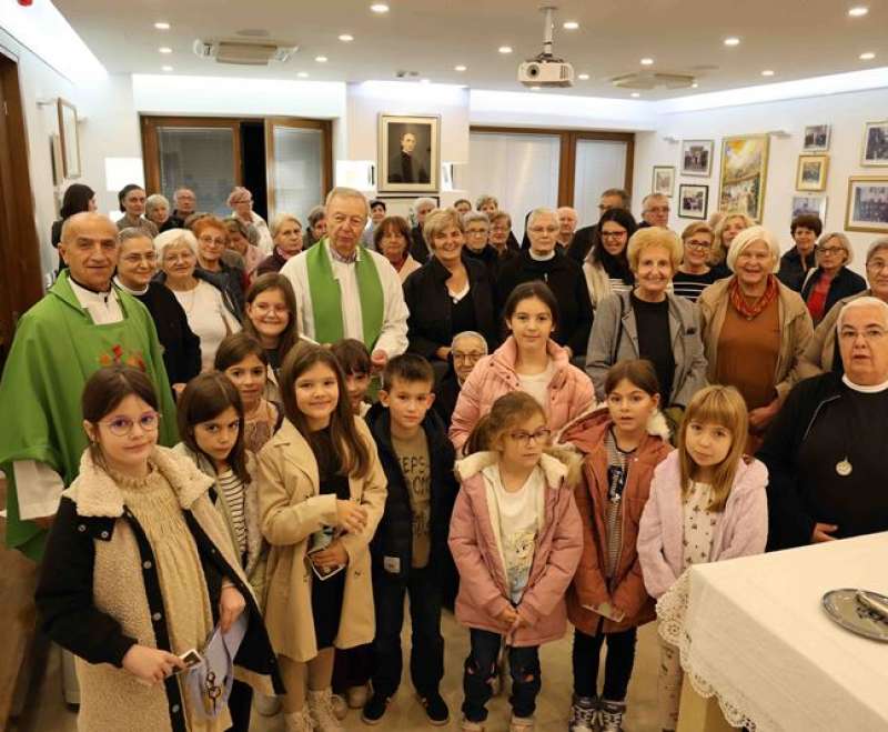 Nastavljena Velika devetnica Djetetu Isusu u Brodskom Vinogorju Nastavljena Velika devetnica Djetetu Isusu u Brodskom Vinogorju