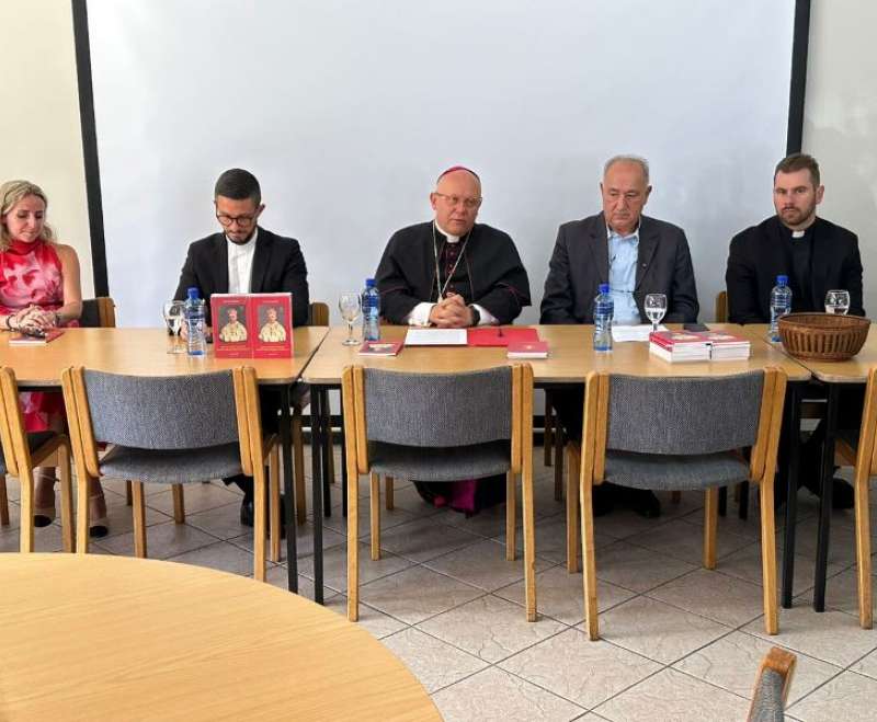 U Johannesburgu predstavljena knjiga Apostolskog nuncija u Južnoj Africi mons. H. M. Jagodzińskog U Johannesburgu predstavljena knjiga Apostolskog nuncija u Južnoj Africi mons. H. M. Jagodzińskog