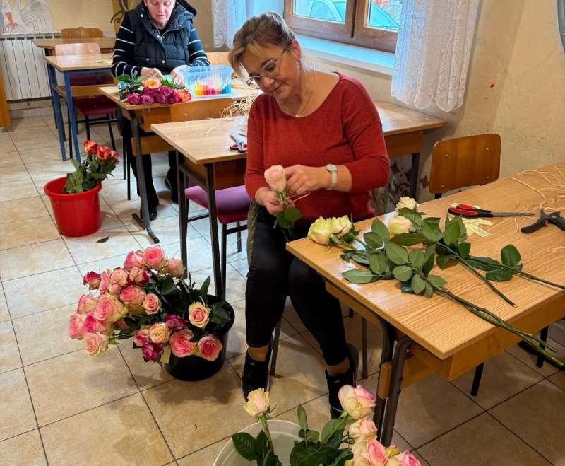 „Po svakoj ruži Haitiju ruku pruži!“