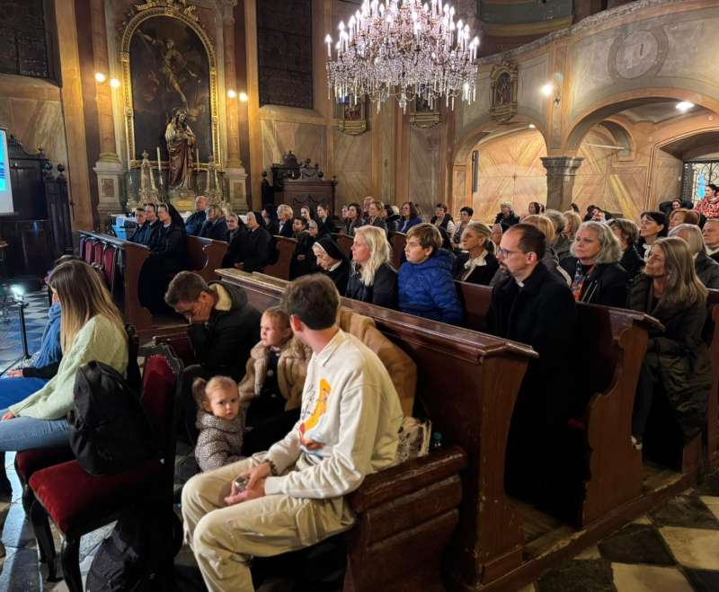 Slikanjem i pjevanjem gradimo Jaslice Malog Isusa