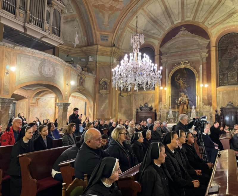 Slikanjem i pjevanjem gradimo Jaslice Malog Isusa