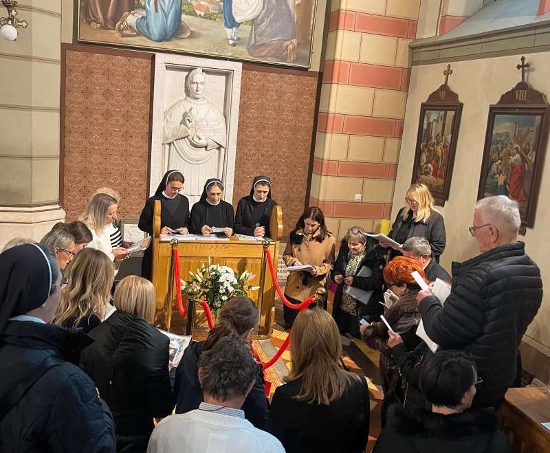 Hodočašće mješovitog župnog zbora  iz župe Kaštel Kambelovac na grob našeg Utemeljitelja