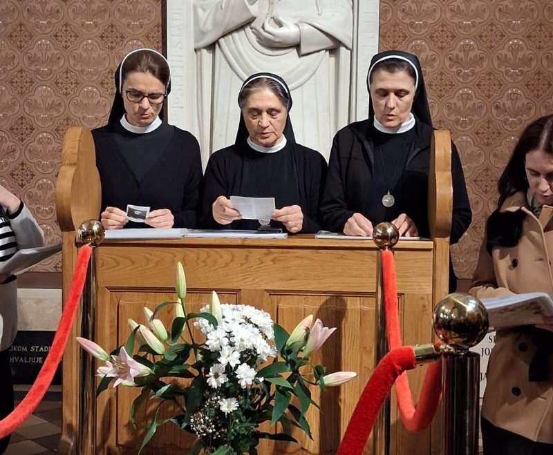 Hodočašće mješovitog župnog zbora  iz župe Kaštel Kambelovac na grob našeg Utemeljitelja